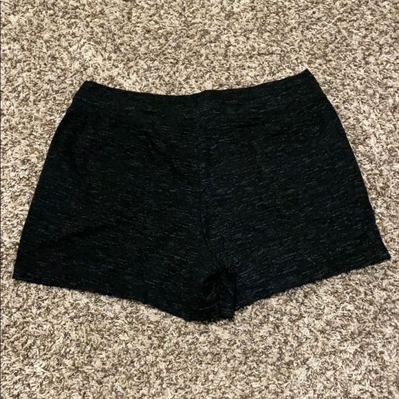 Women’s shorts - Picture 3 of 4